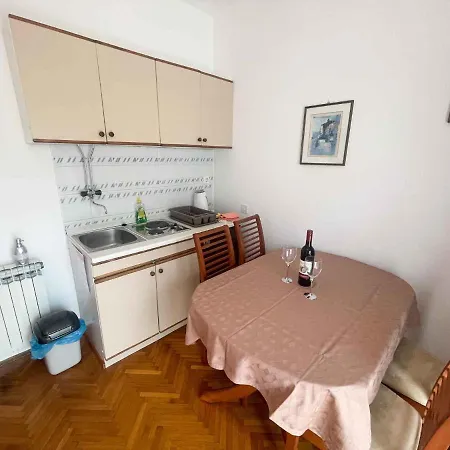 Lägenhet In 42263